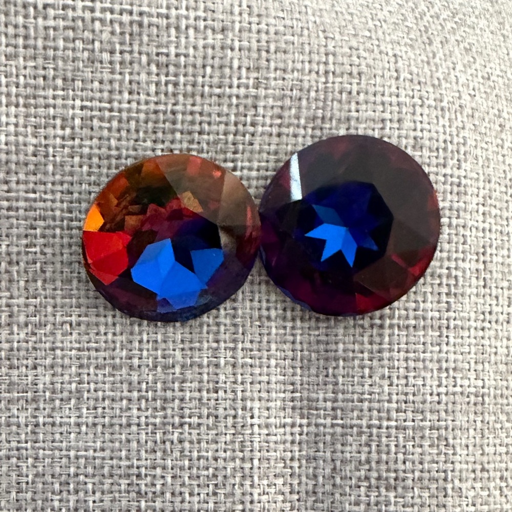 Sparkling Faceted Margarita Crystal Stud Pierced Earrings –Red Blue Aurora Glass - Picture 4 of 5